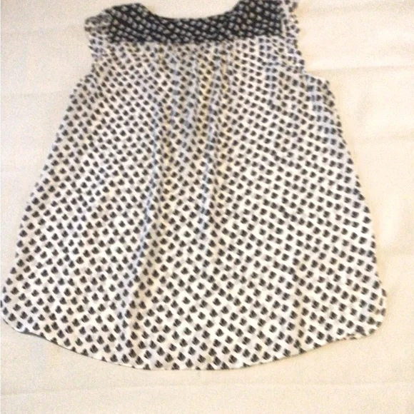 ‼️MOVING‼️ LOFT Flutter Sleeve Blouse Top. Sz. Medium. Black & White EUC - Picture 7 of 7